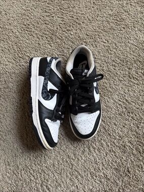 Women Black & White Low-Top Sneakers with Patterned Swoosh